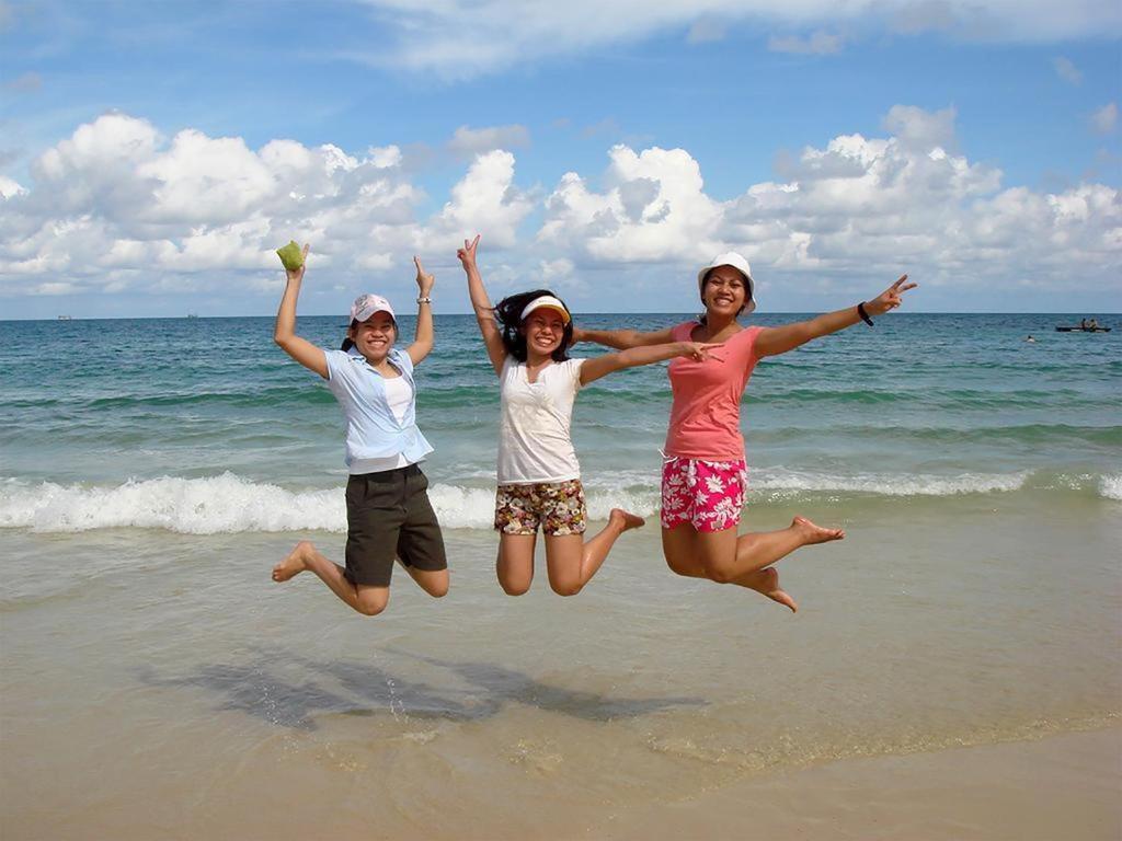 Long Beach Hotel Patong Dış mekan fotoğraf