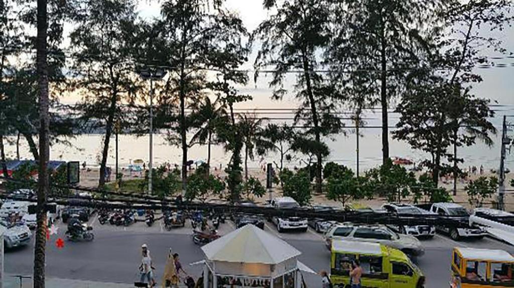 Long Beach Hotel Patong Dış mekan fotoğraf