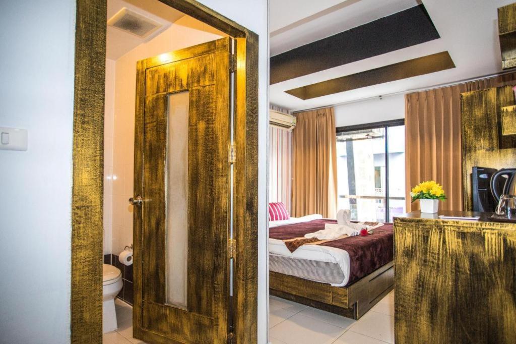 Long Beach Hotel Patong Dış mekan fotoğraf