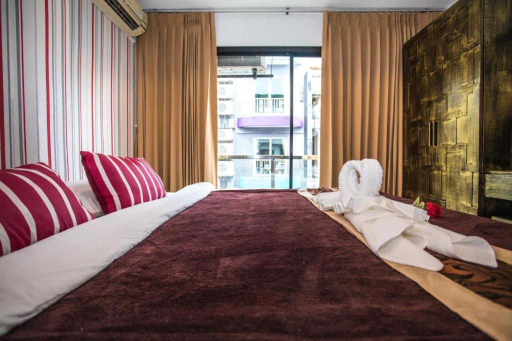 Long Beach Hotel Patong Dış mekan fotoğraf