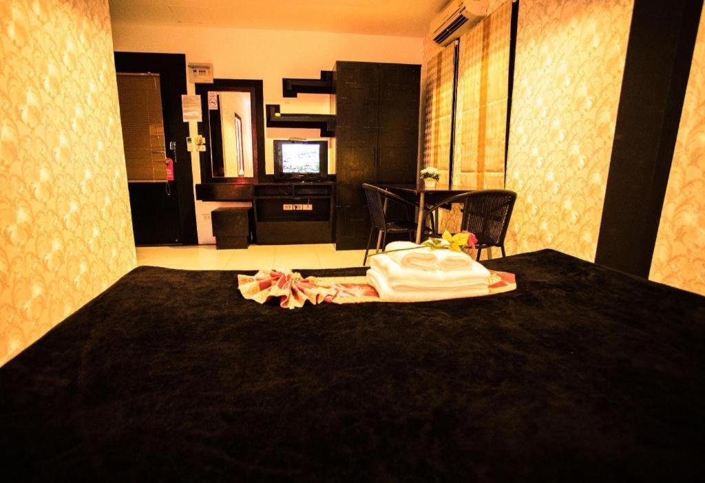 Long Beach Hotel Patong Dış mekan fotoğraf