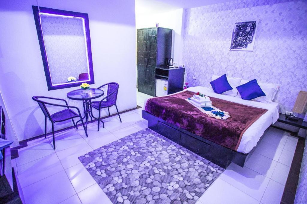 Long Beach Hotel Patong Dış mekan fotoğraf