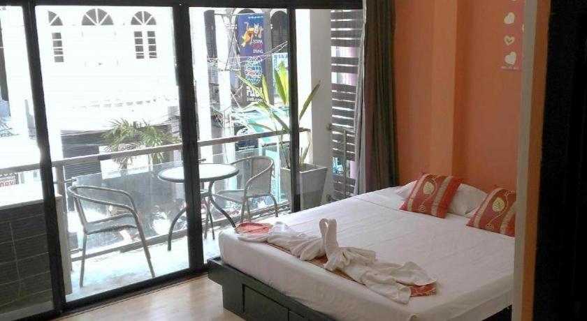 Long Beach Hotel Patong Dış mekan fotoğraf