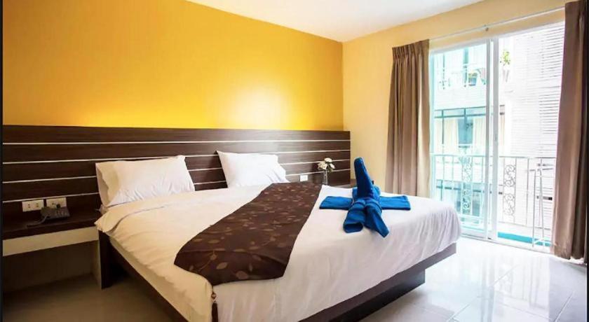 Long Beach Hotel Patong Dış mekan fotoğraf